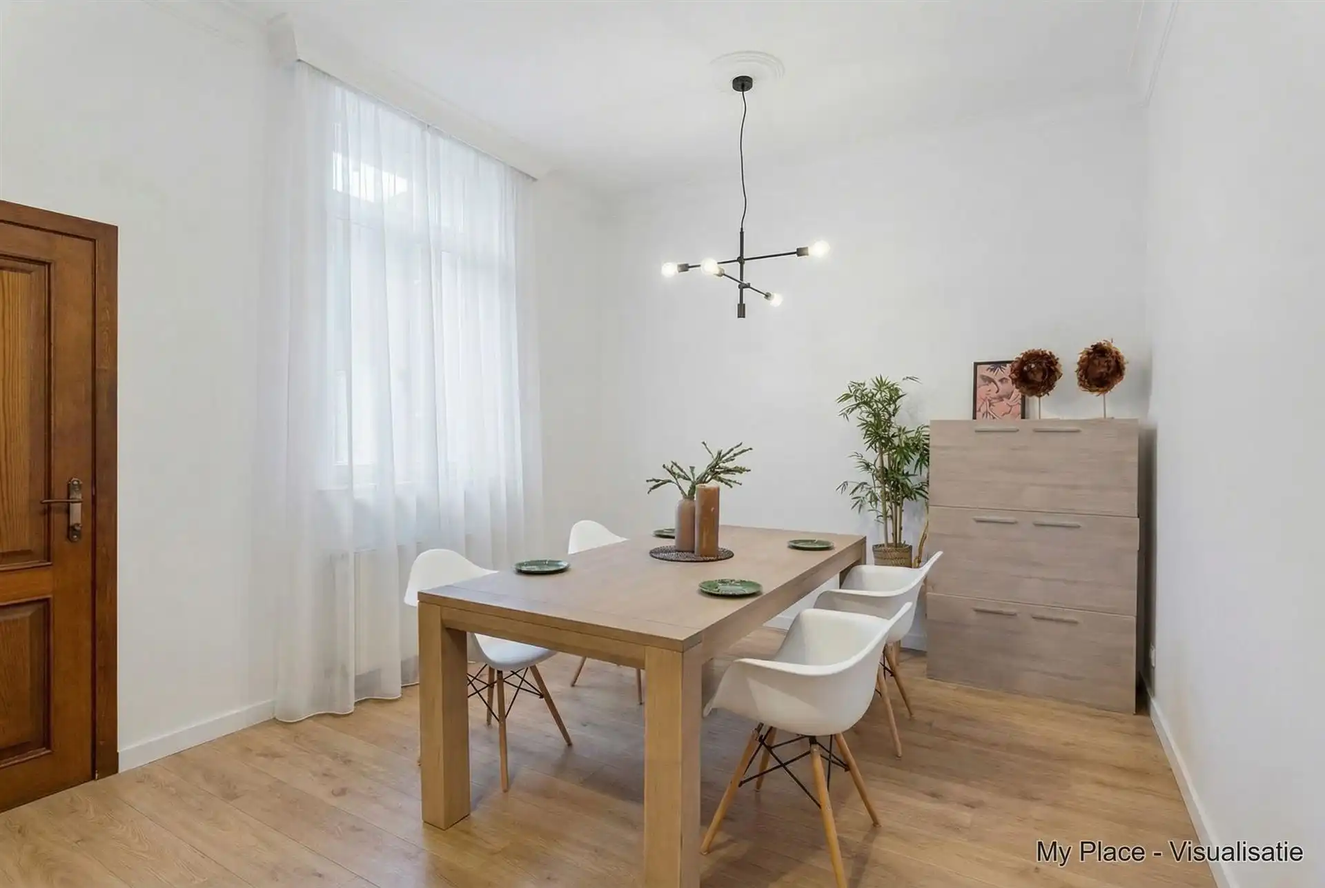 Woning met handelsgedeelte en opslagplaats. foto 14