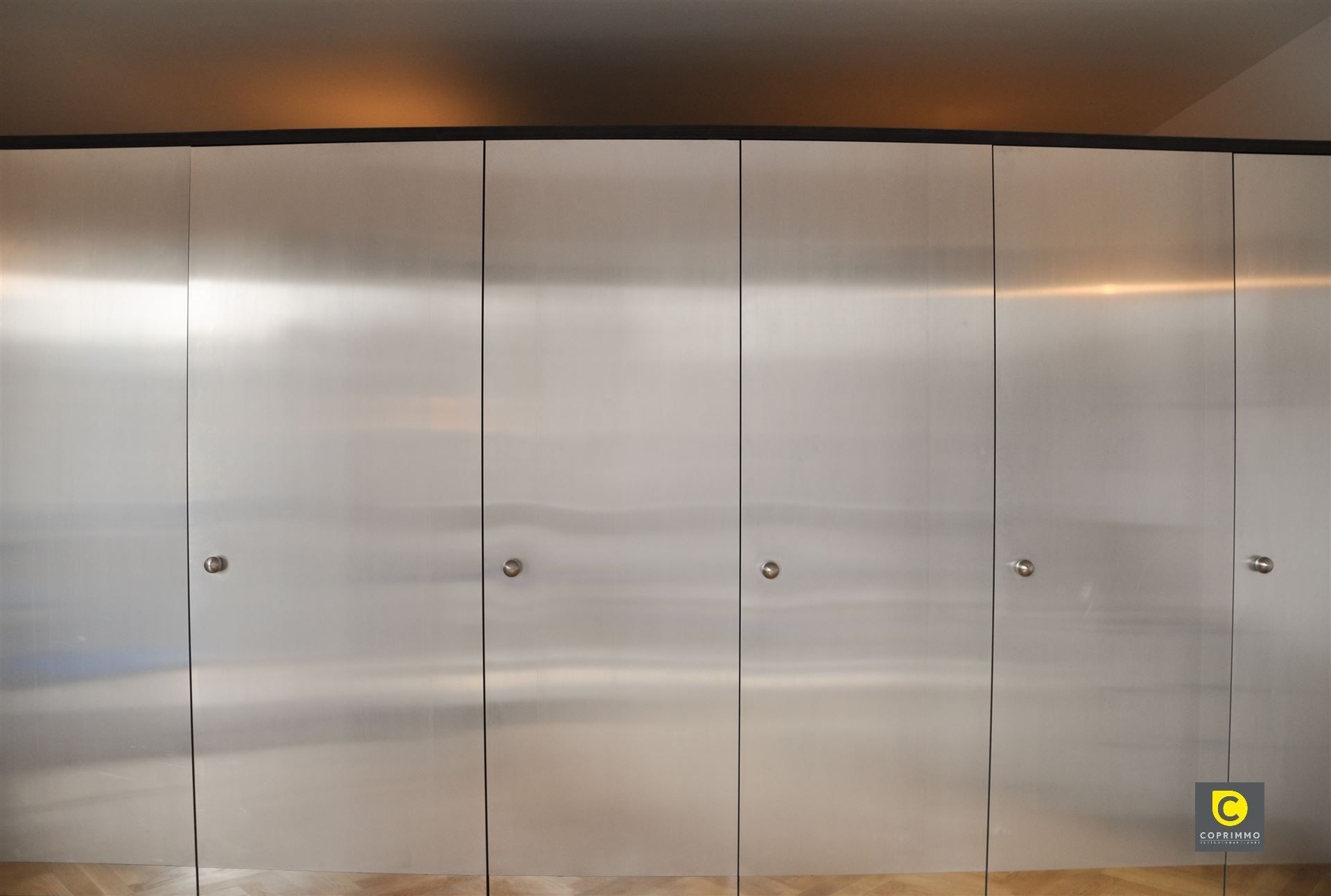 Gemeubelde designstudio op topligging aan het Mechelsplein foto 6