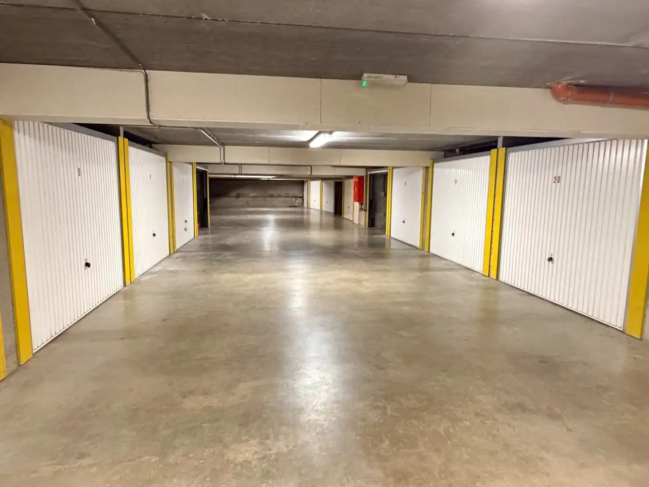 Rustig en uitstekend gelegen 2-slaapkamerappartement met groot terras EN garagebox foto 21