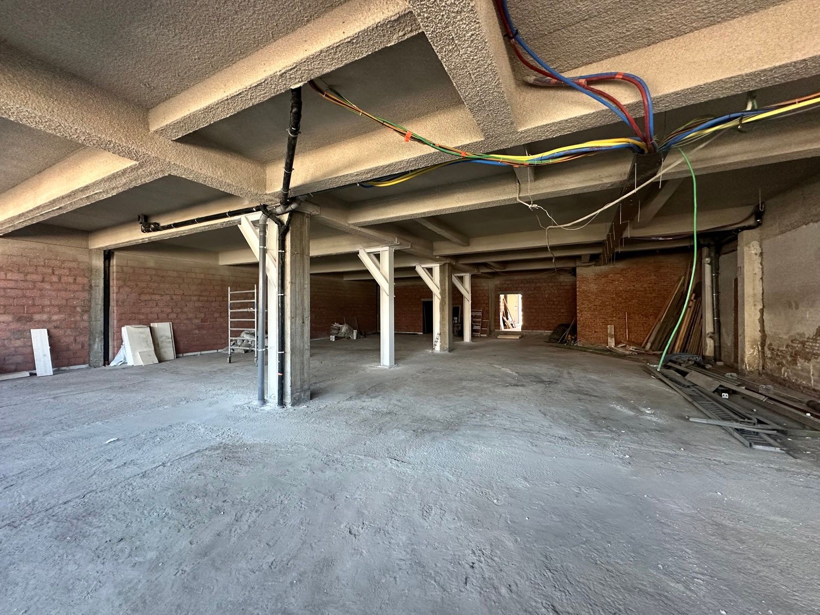 Casco handelspand 500 m² met 16m gevel – Hoboken foto 4