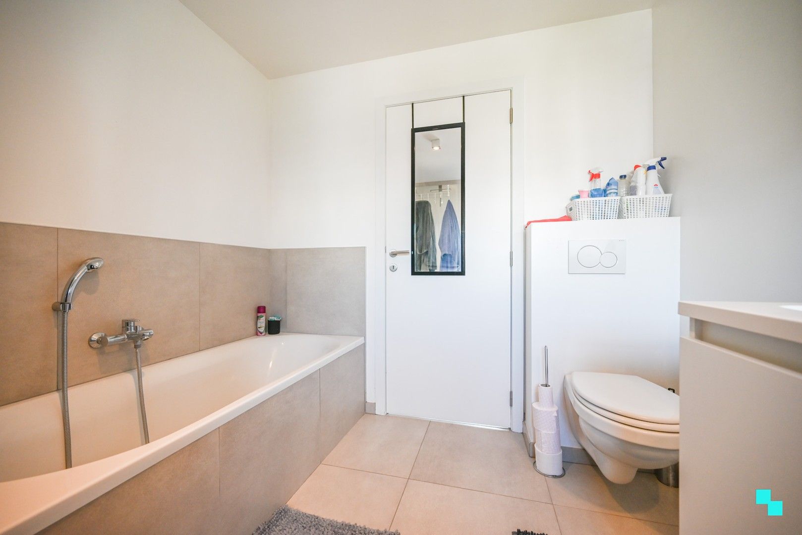 Instapklare woning op gegeerde verkaveling te Izegem foto 16