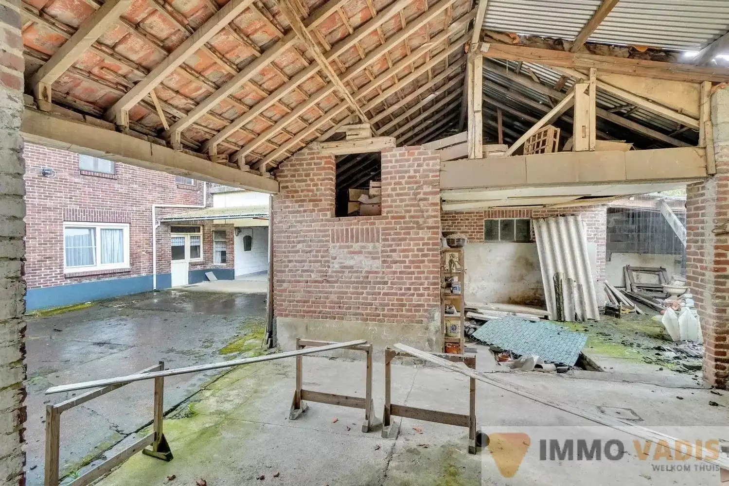 Hoeve op ruim perceel met extra bouwgrond foto 31