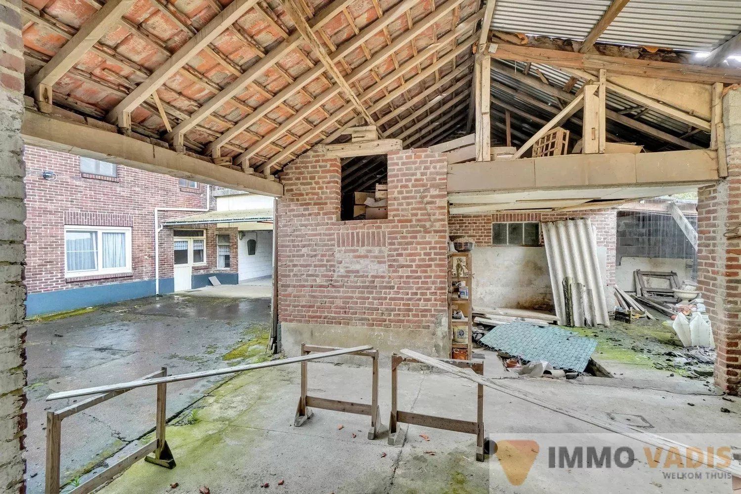 Hoeve op ruim perceel met extra bouwgrond foto 31