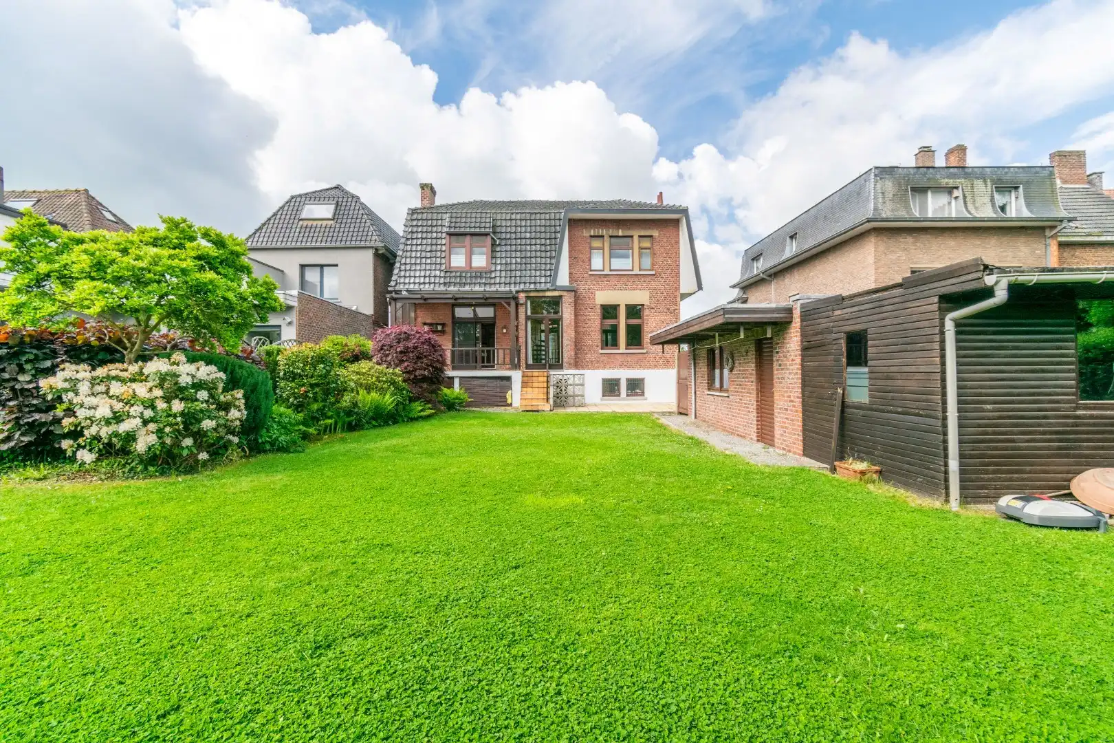 Een karaktervolle, te moderniseren woning te Halle!  foto 2
