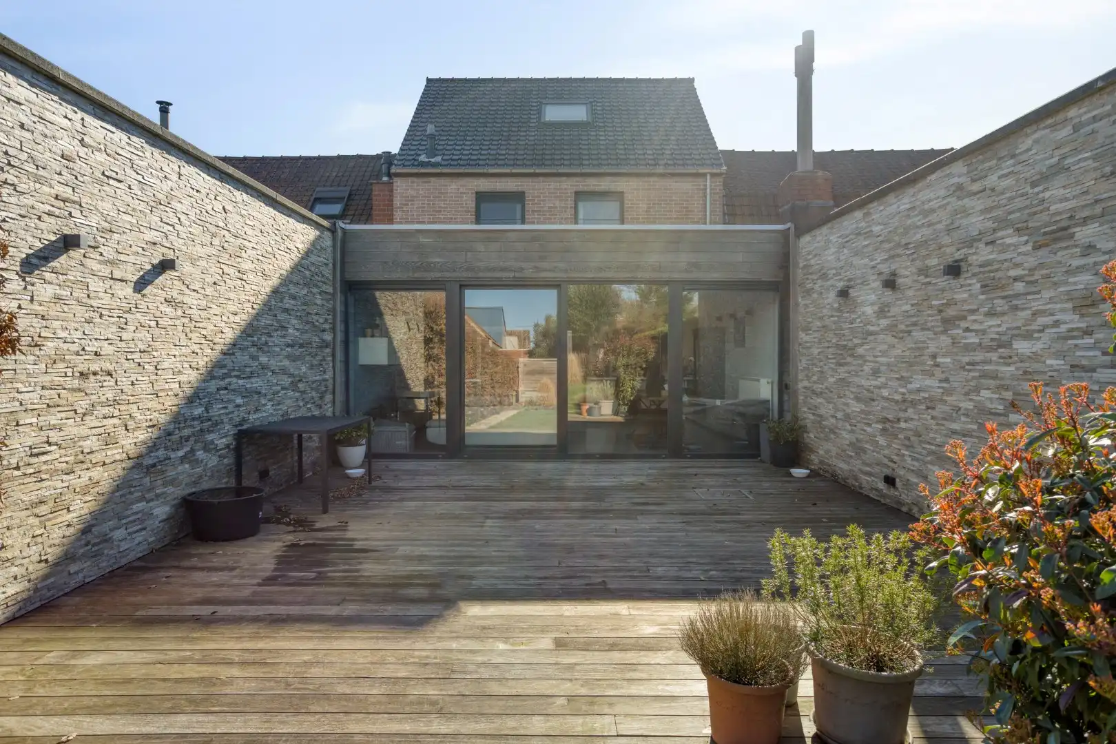 Instapklare woning met 5 slaapkamers garage en tuin! foto 20