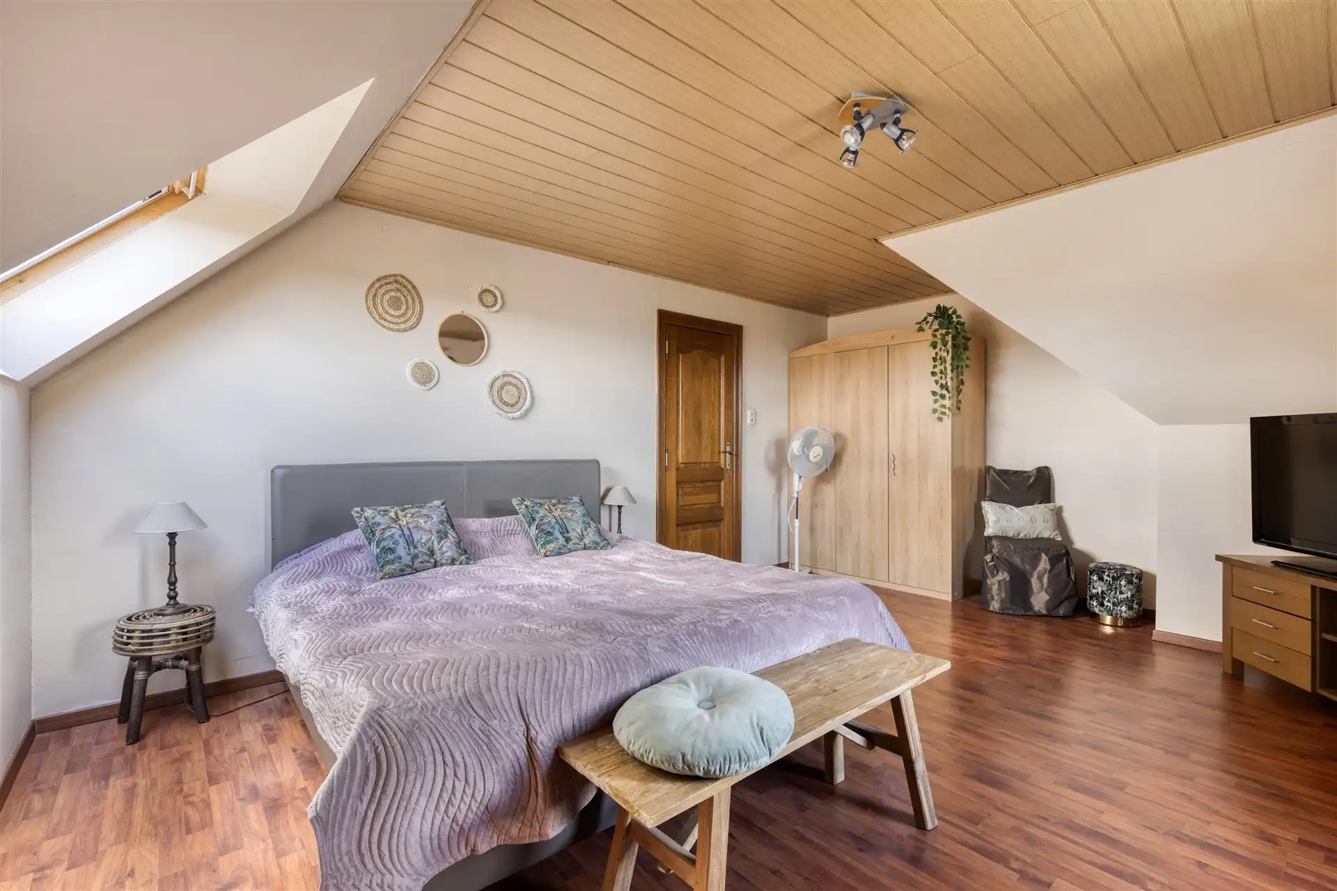 Exclusief gelegen villa op 3.970 m² in Sint-Lievens-Houtem foto 11