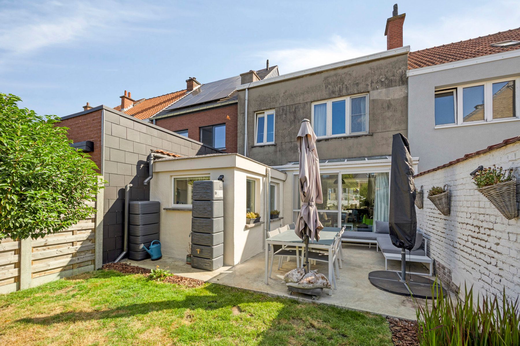Instapklare woning met 3 slaapkamers, tuin en zonnepanelen! foto 24
