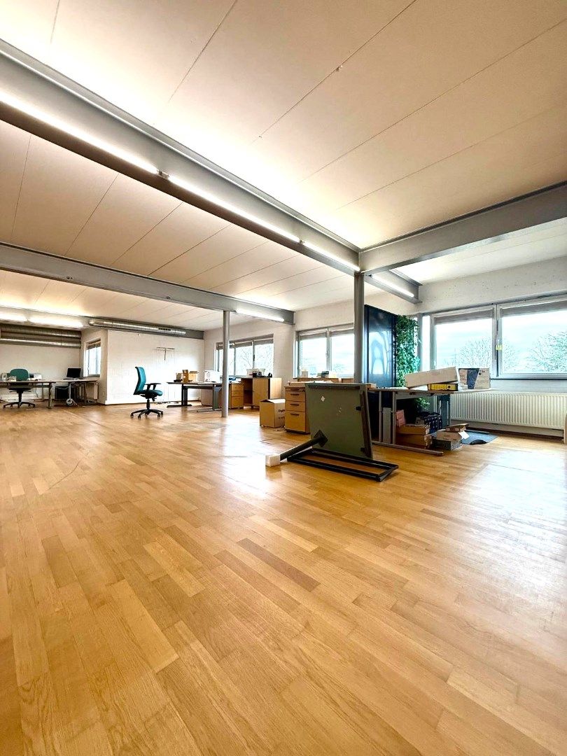 Handelsgelijkvloers met depot en weldra 2 lofts of 4 appartementen. foto 17