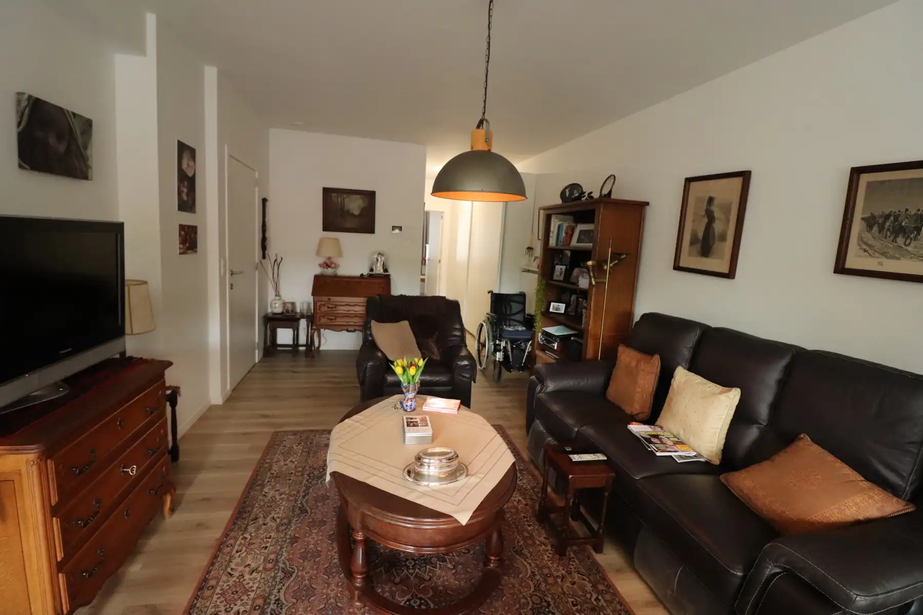 Energiezuinig appartement met lift, terras, autostaanplaats en fietsenberging. foto 4