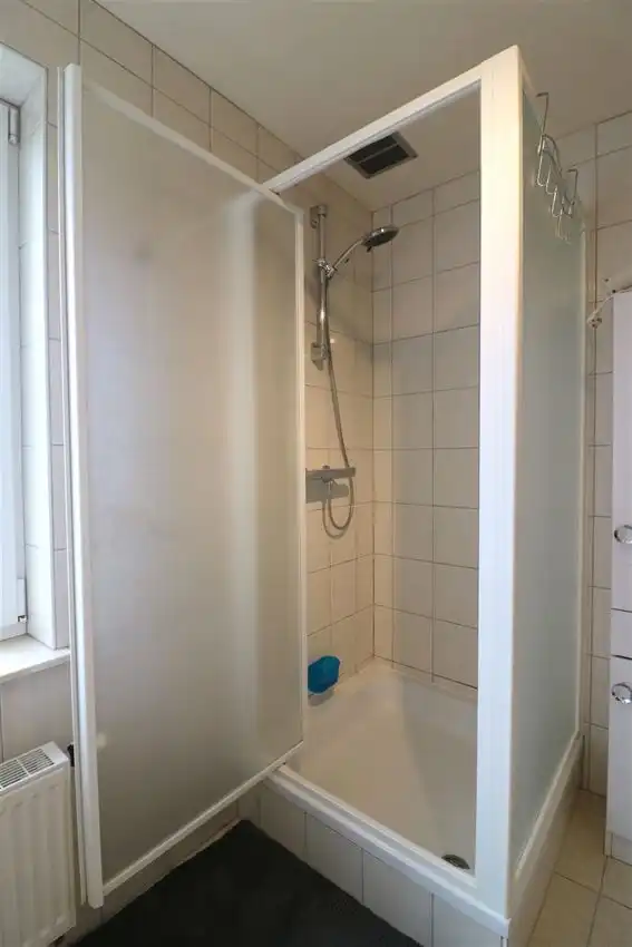 Moderne driegevelwoning met 3 slpk en tuin op rustige locatie foto 12