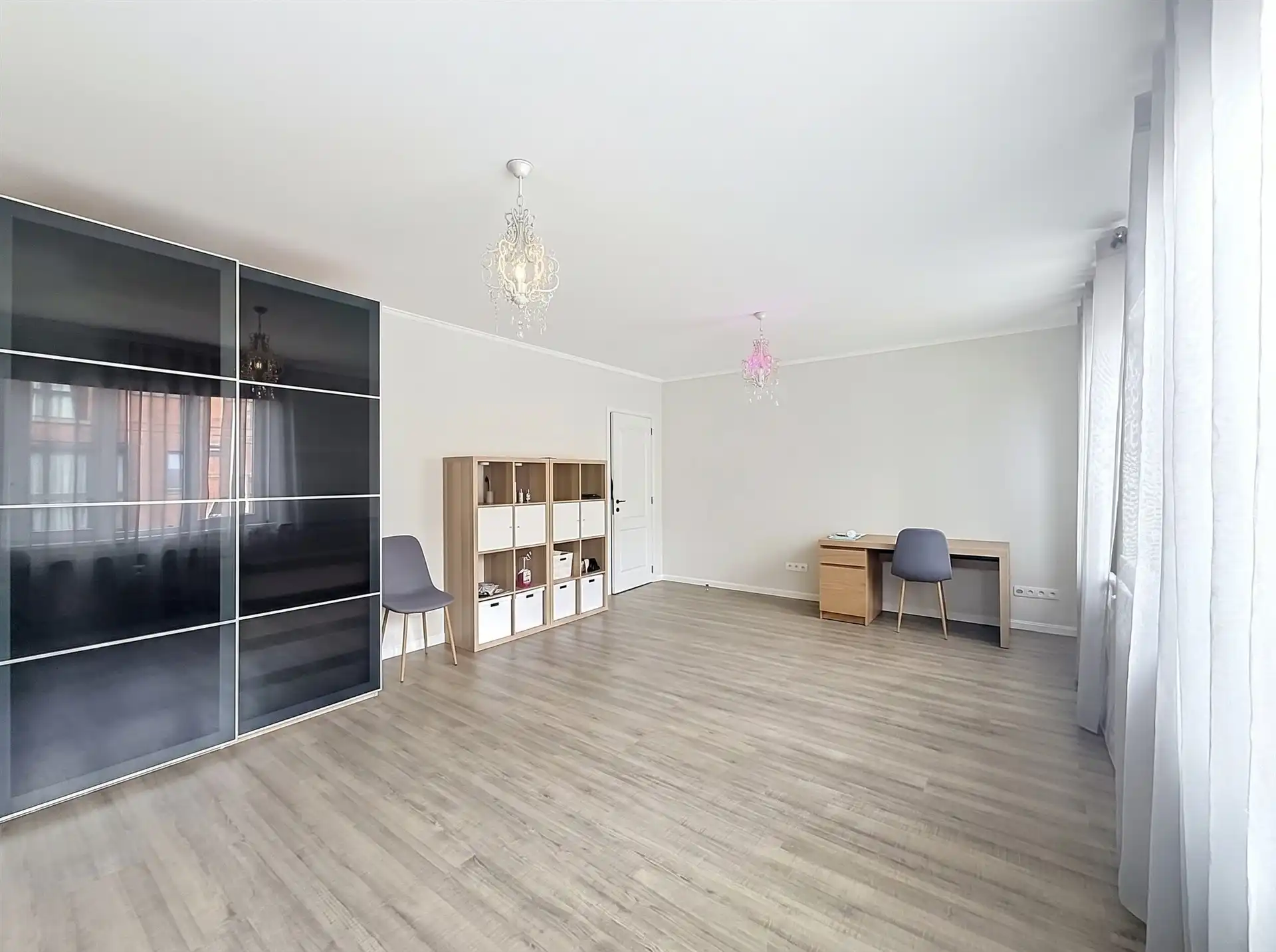 Prachtige instapklare woning met zonnige tuin en 5 slaapkamers! foto 25