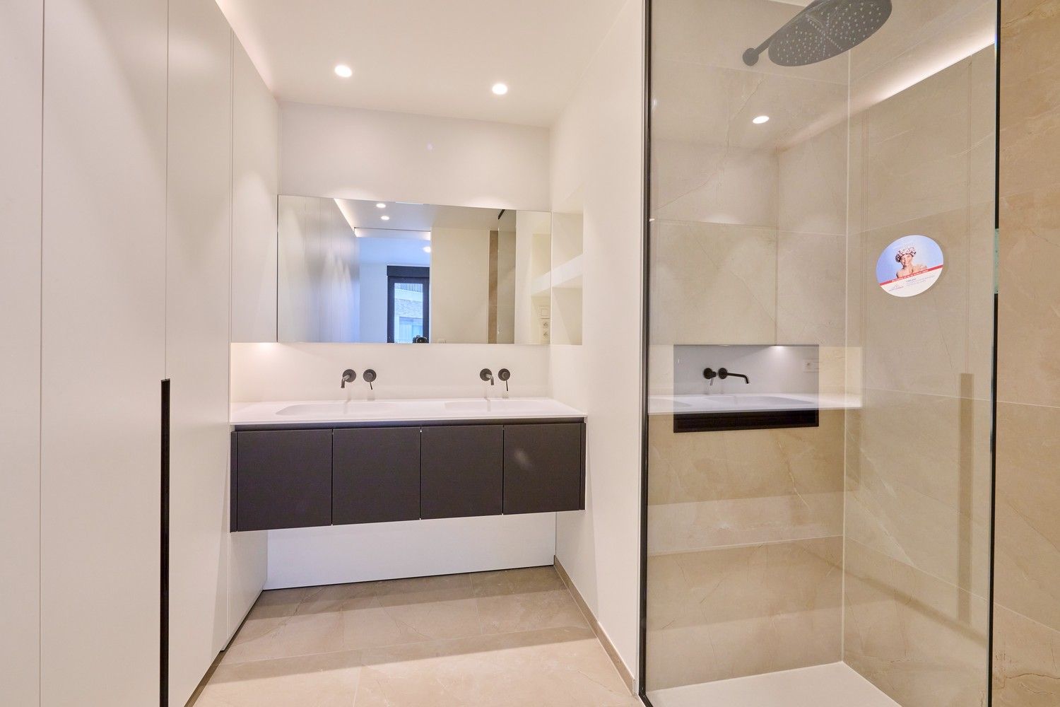 Uitstekend gelegen state-of-the-art appartement met oog voor design en comfort foto 16