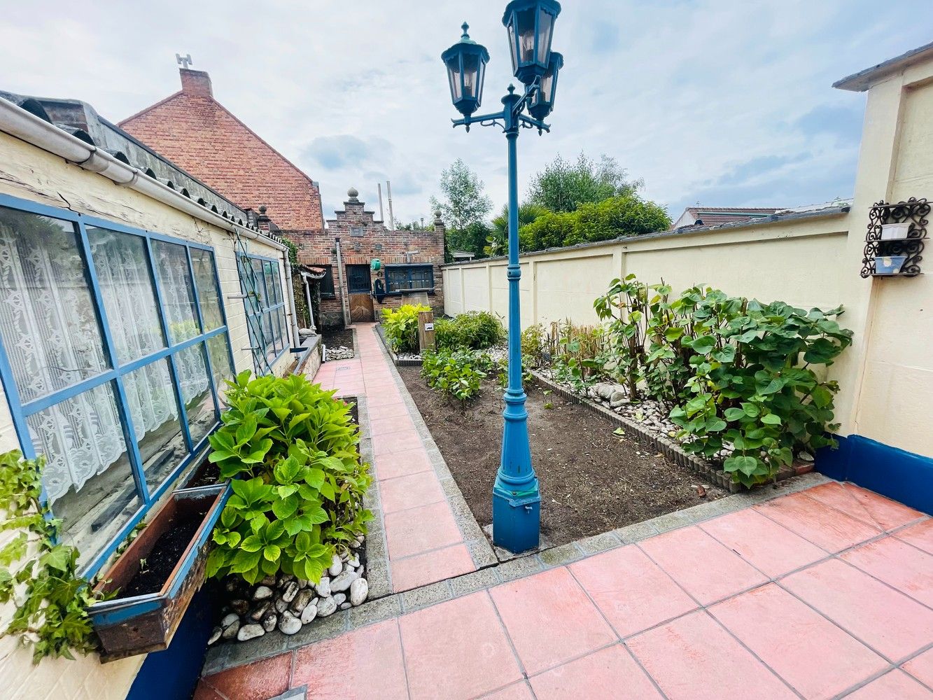 Vooraan Sint-Pieters  Ruim Burgerhuis met zuidgerichte tuin en garage van 70m² foto 6