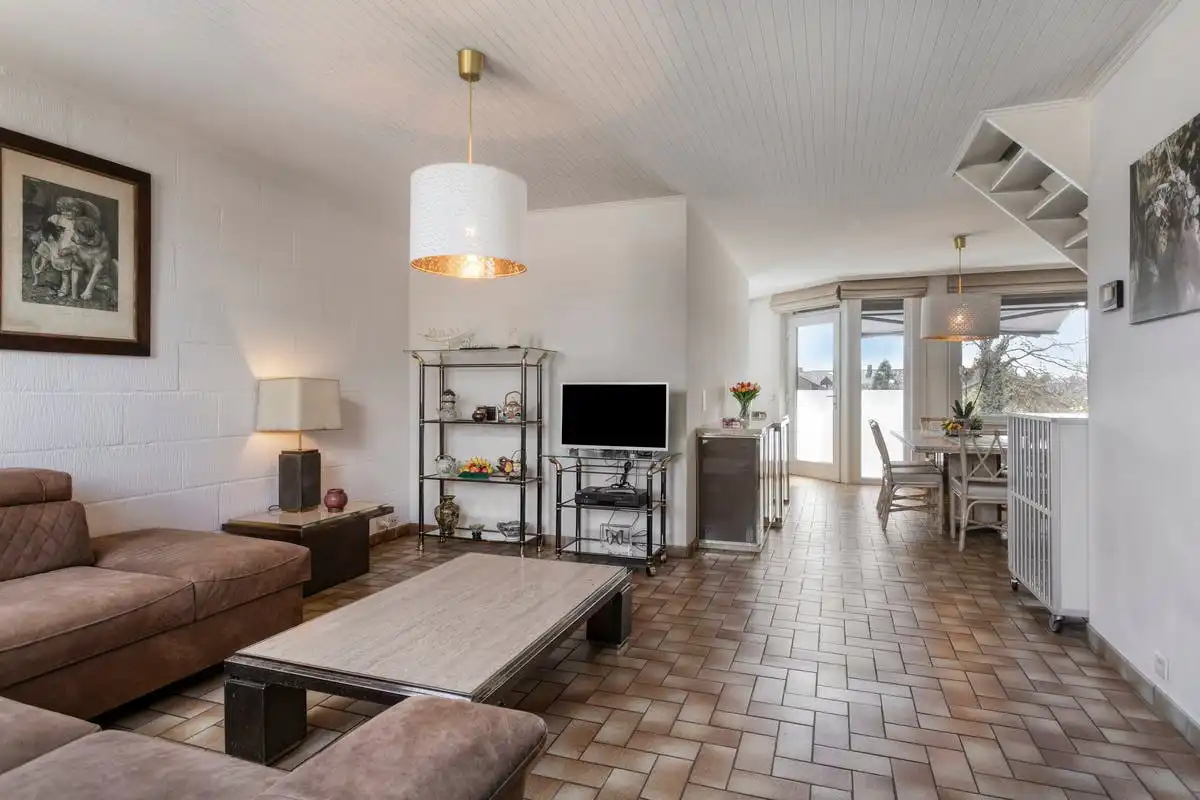 Instapklare woning in rustige wijk te koop in Kortrijk! foto 5
