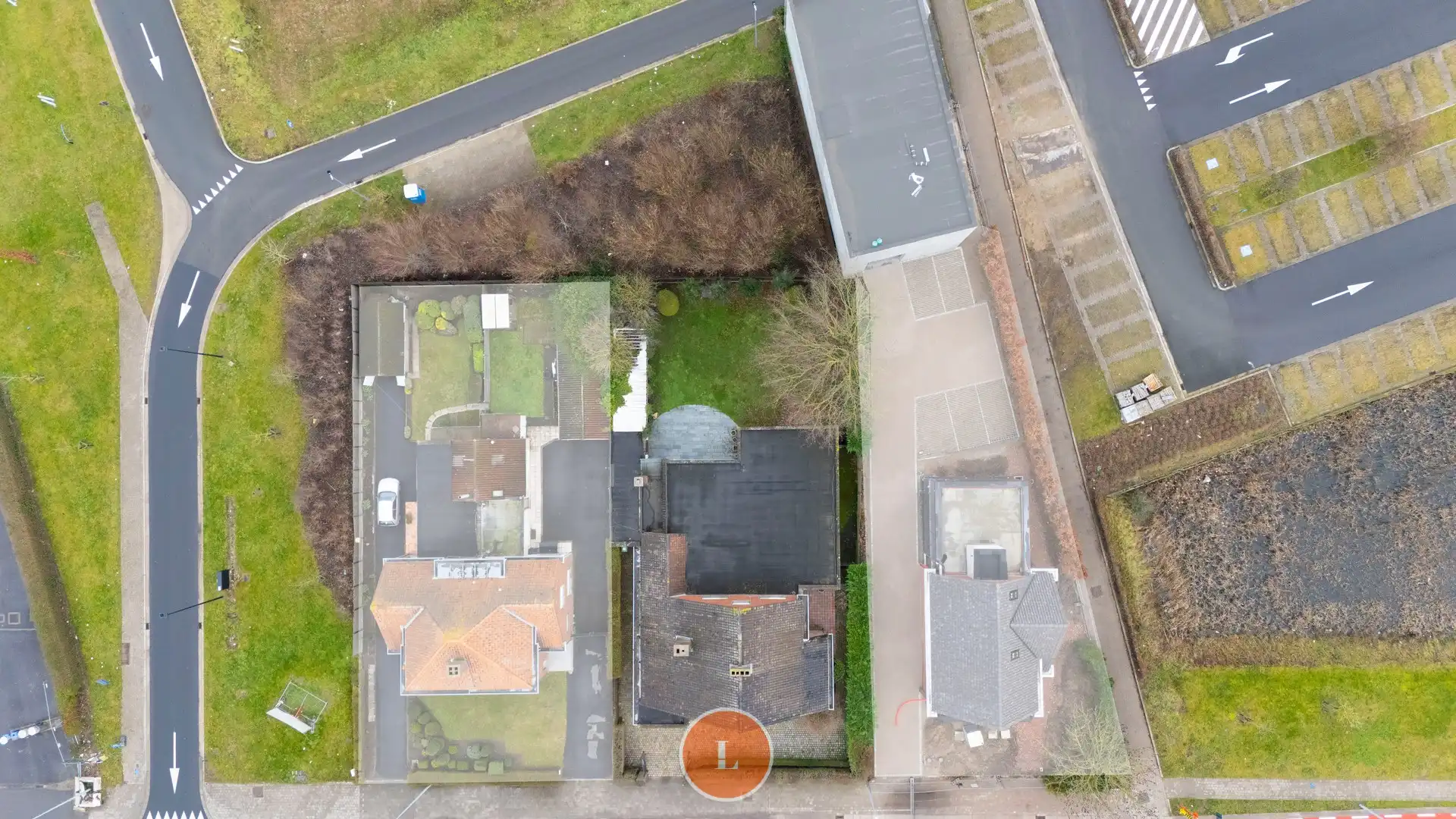 Statige villa met binnenzwembad, polyvalente ruimte en groene privacy foto 25