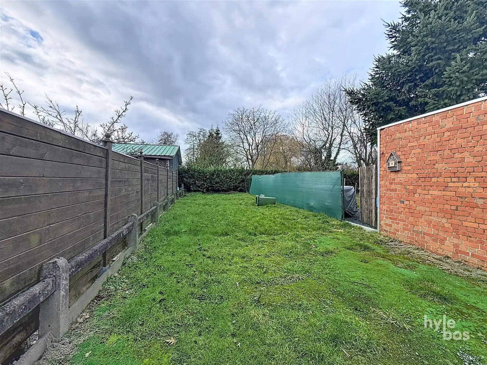 Gerenoveerd 2 slaapkamer appartement met garage foto 11