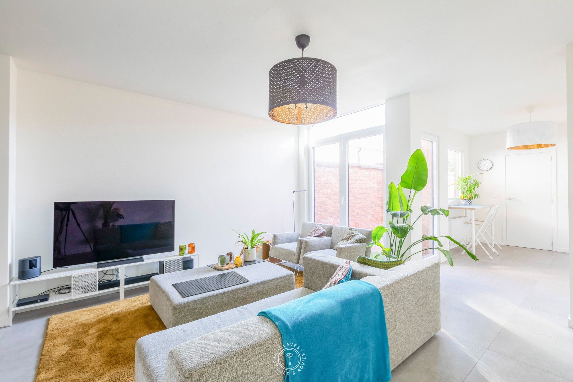 Gerenoveerde feelgood gezinswoning in de begeerde Paddeschootdreef foto {{pictureIndex}}