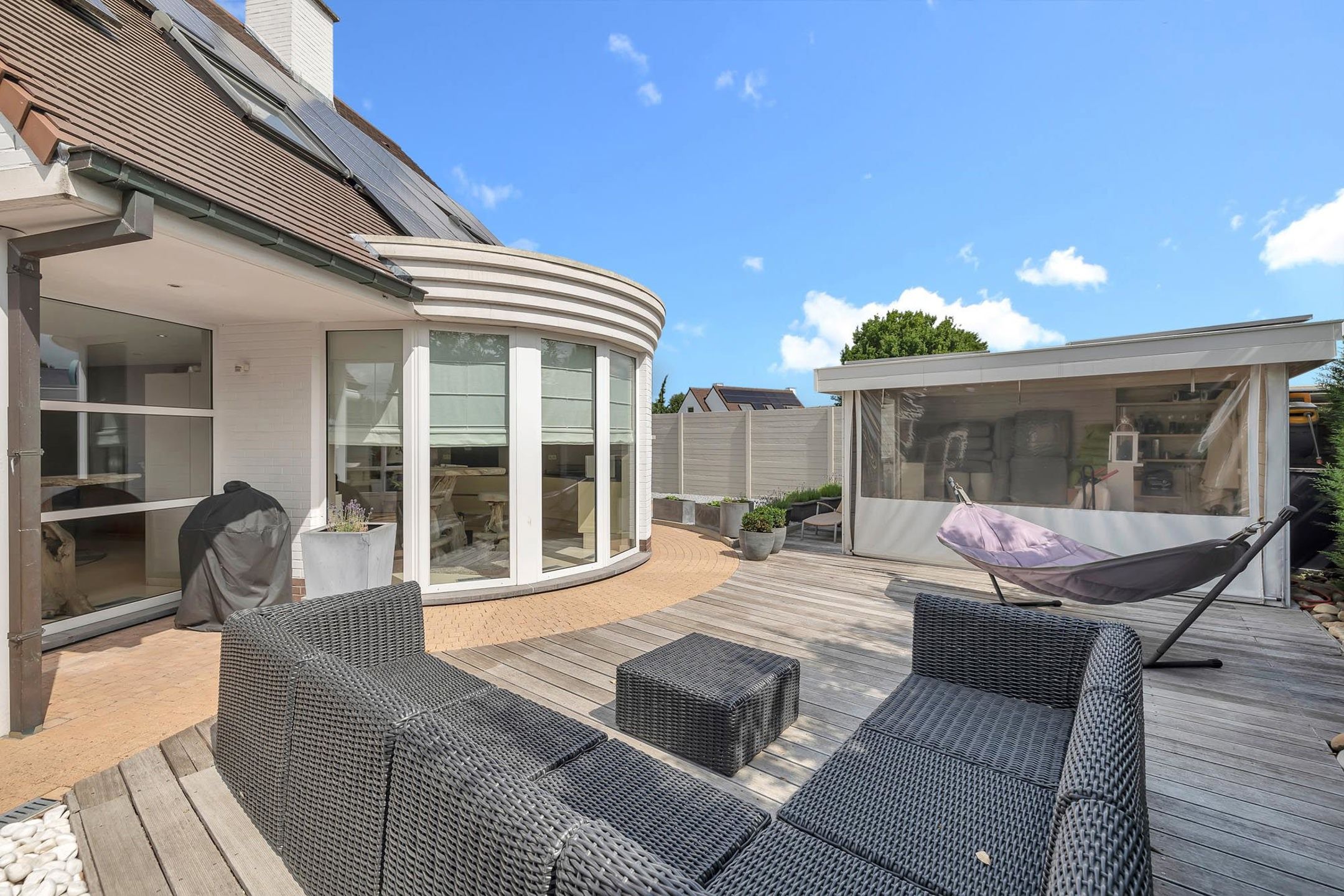 Instapklare villa in Erembodegem met hoogwaardige afwerking foto 22