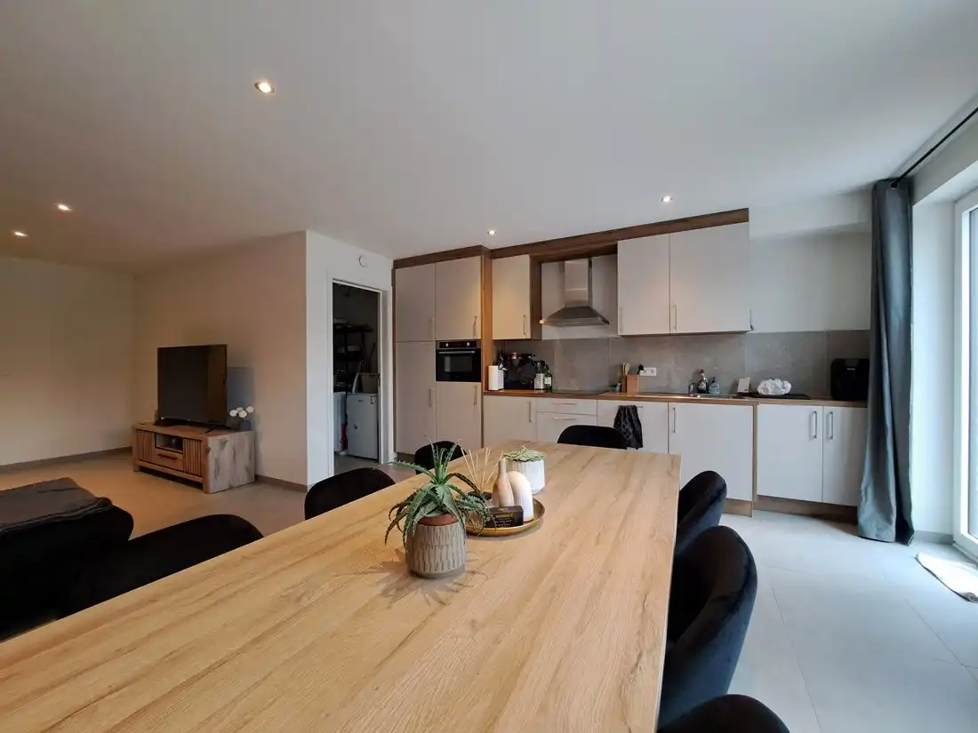 Mooi ruim energiezuinig gelijkvloers appartement te Dilsen-Stokkem foto 5
