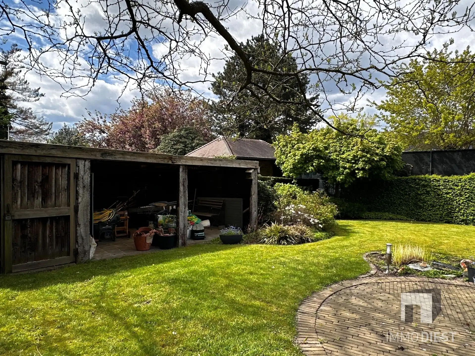 Gezinswoning met 4 slaapkamers en mooie tuin foto 36