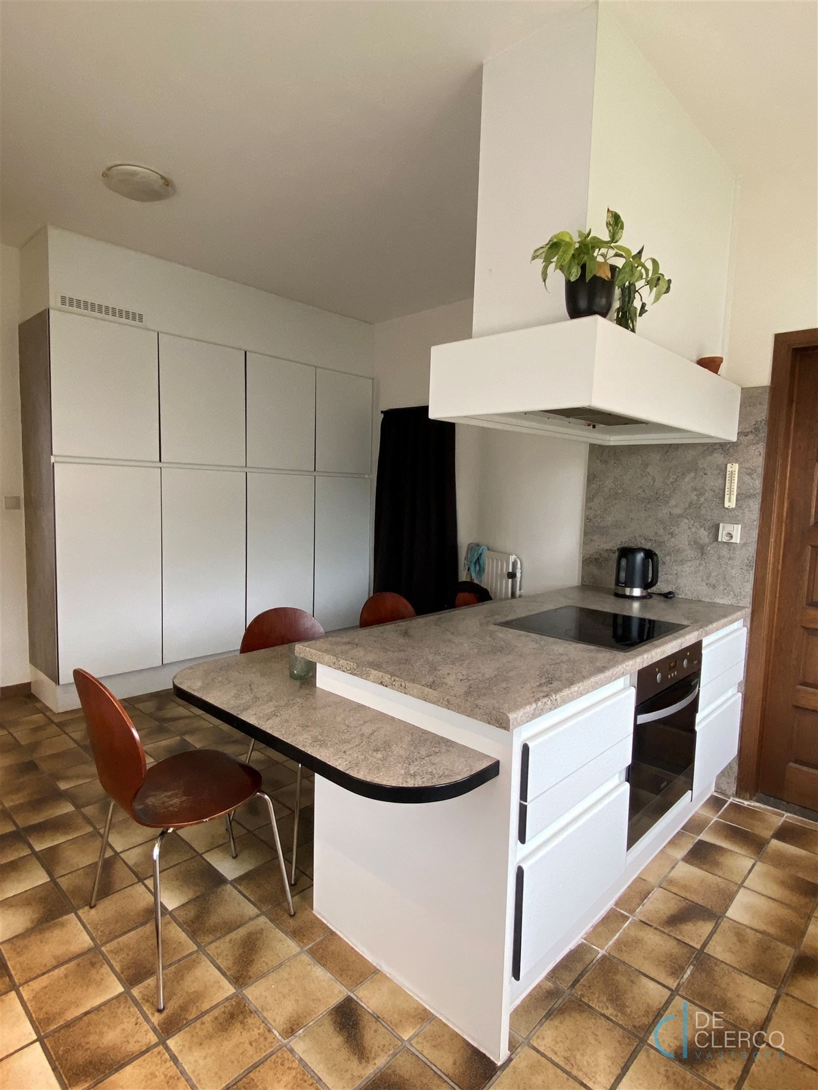 Ruim, charmant appartement te huur in centrum Lochristi!  foto 6