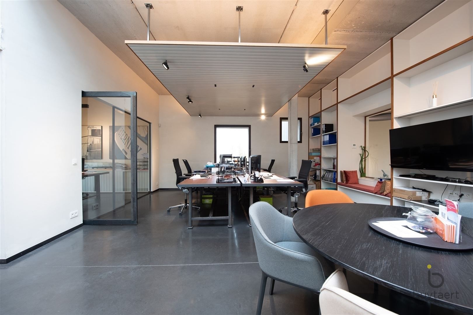 RUIM EN LICHTRIJK WONEN OP DE BOVENSTE VERDIEPING OP DE KANAALSITE VAN AXEL VERVOORDT foto 5