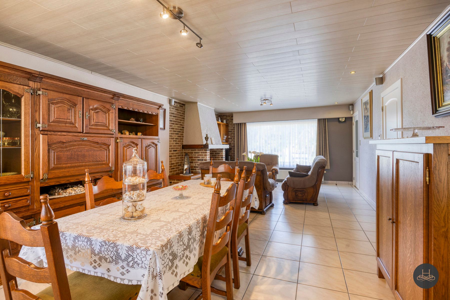 Woning met ruime loods op royaal perceel foto 4