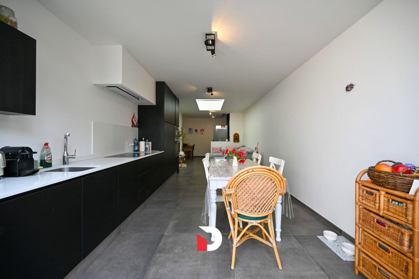 Volledig gerenoveerde stadswoning met 2 slk en gezellig stadsterras in het centrum van Damme foto 11