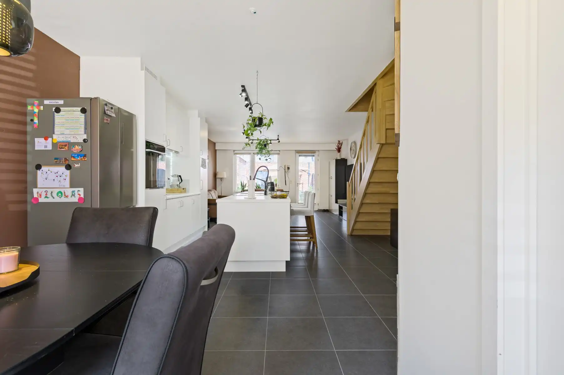 Recente woning op centrale ligging met garage foto 6