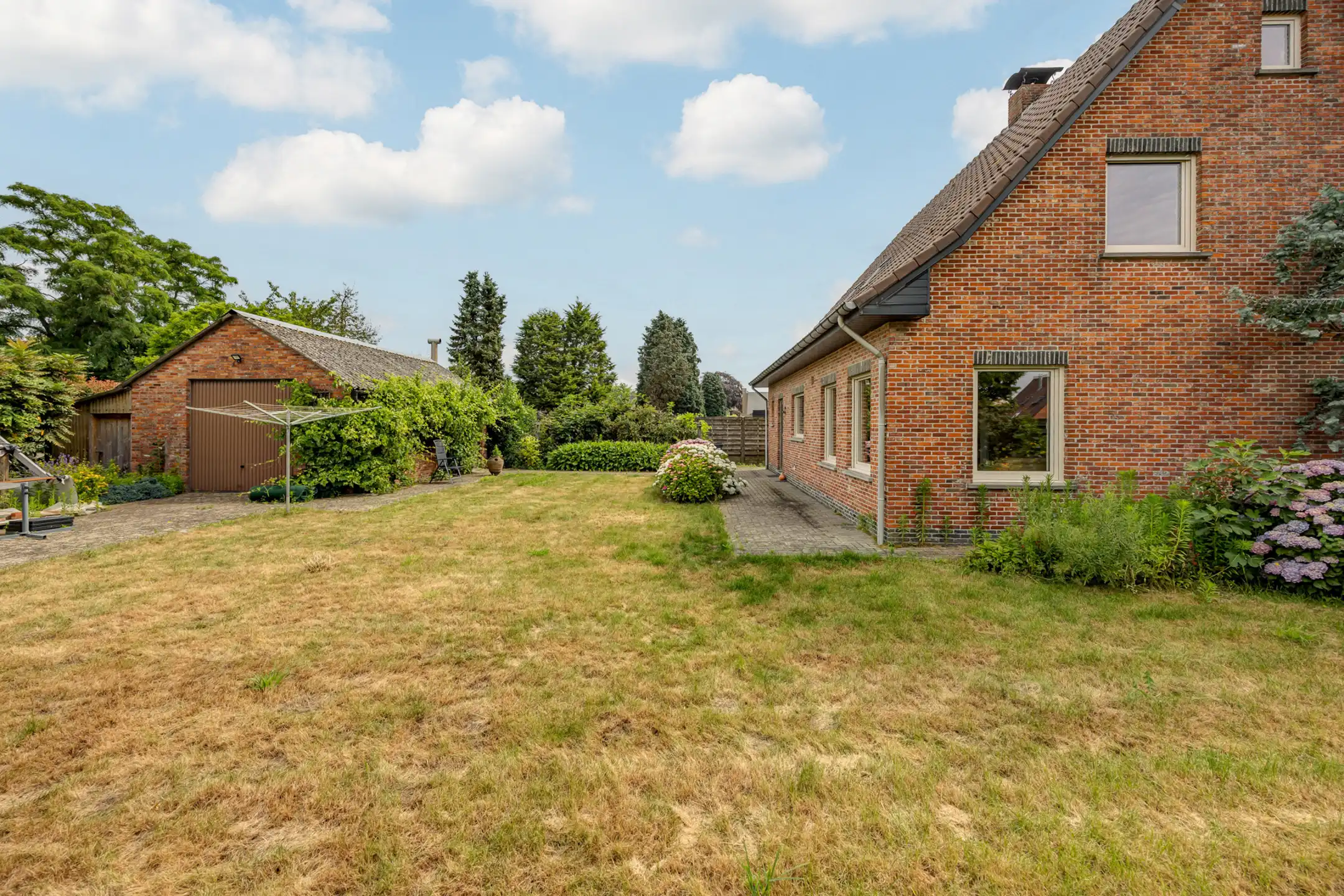 Instapklare woning met 4 slaapkamers op 865 m² foto 30