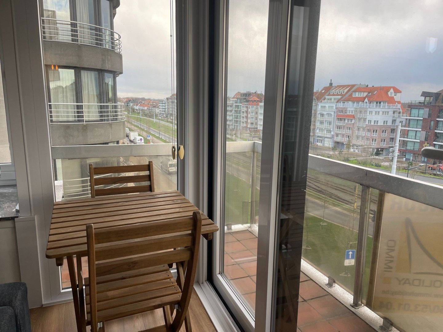 Modern appartement aan de zonnekant gelegen met open zicht foto 3