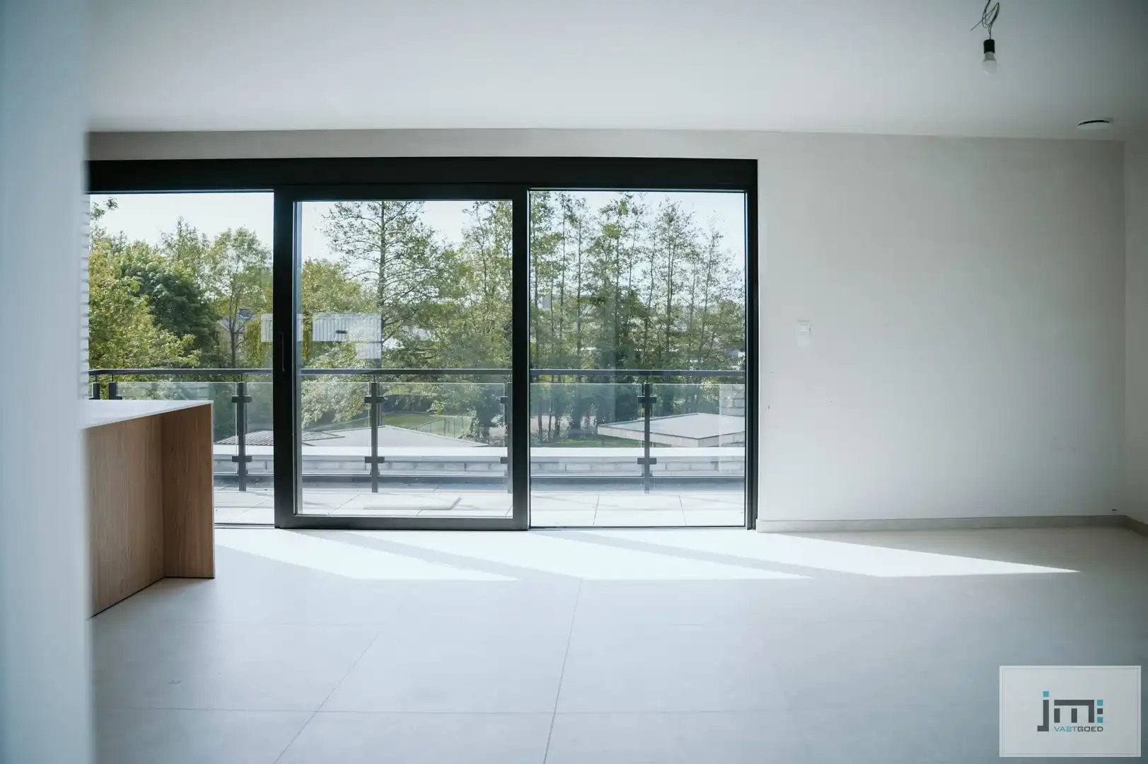 Penthouse met carport en buitenberging foto 18