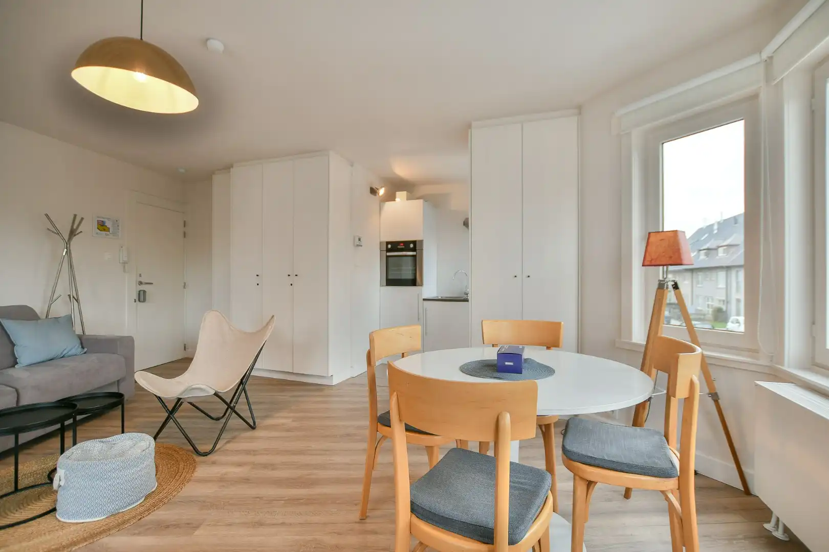 Lichtrijk éénslaapkamerappartement nabij centrum en bos in De Haan foto 7