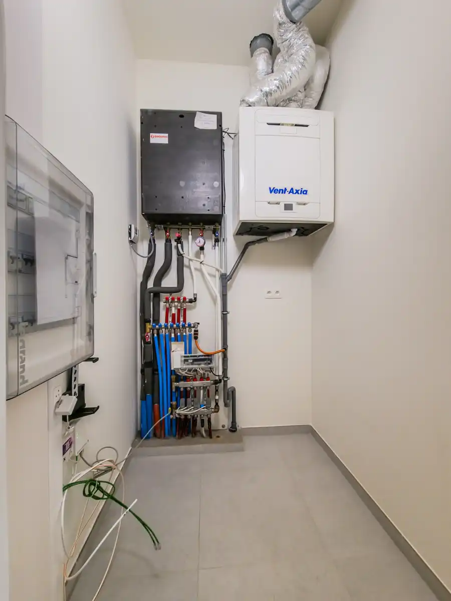 Ongemeubeld 1-slpk app. met terras en zicht op binnenpark foto 18