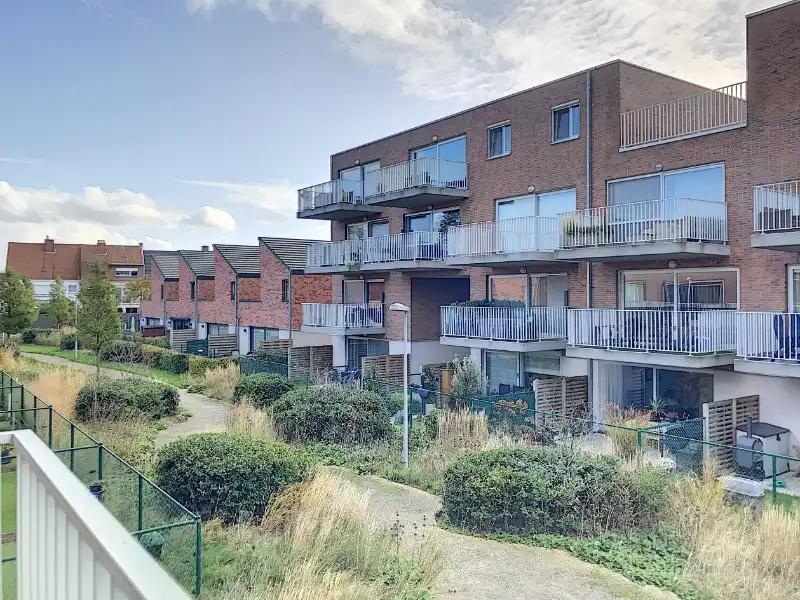 Appartement met terras foto {{pictureIndex}}