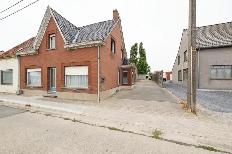 Te slopen LANDELIJK gelegen woning op een perceel van 815 m² in WIELSBEKE foto 4