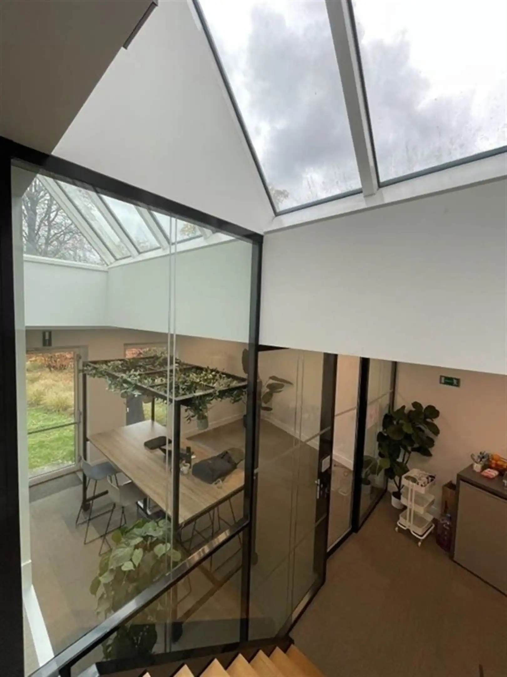 Kantoorgebouw foto 17