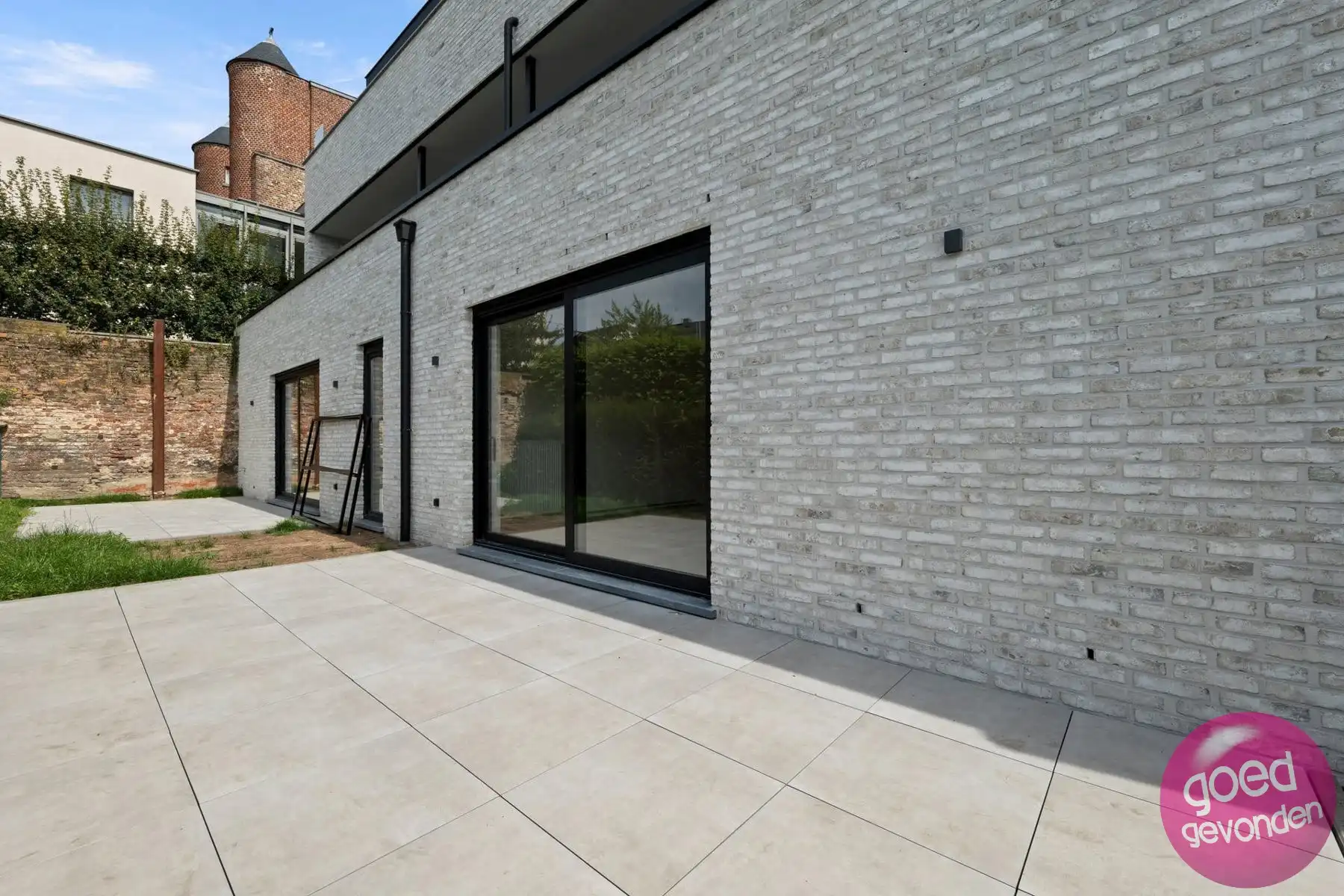 NIEUW APP - 1of2 SLK - TERRAS - KELDER - CENTRUM - GEEN BTW foto 7