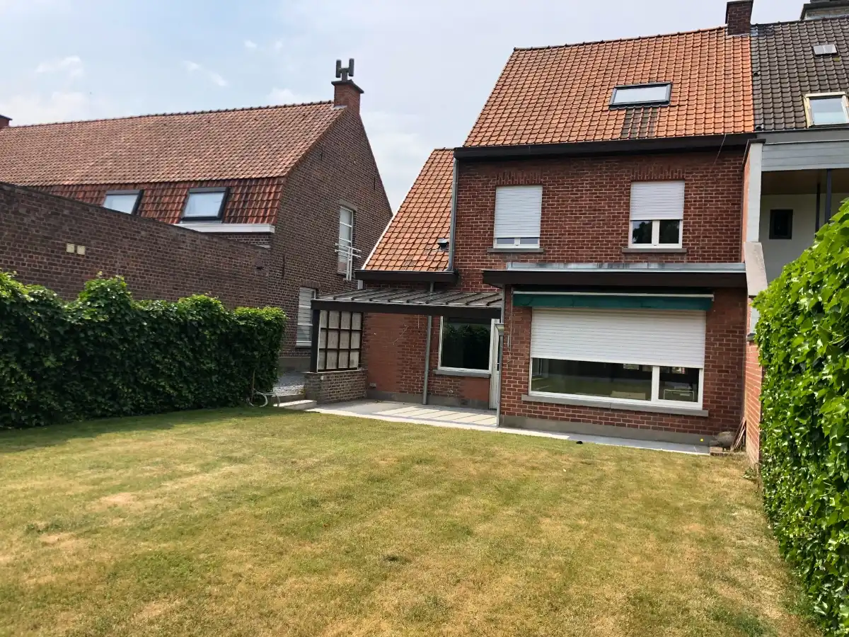 3-slpk-BURGERWONING + tuin & garage foto 3