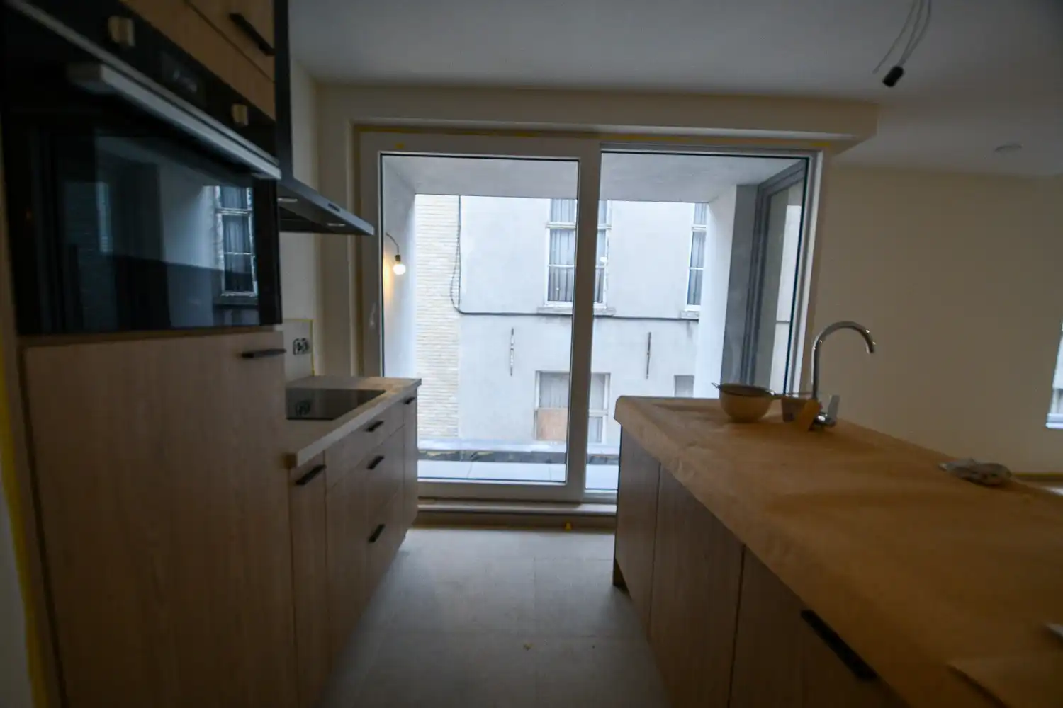 Lichtrijk 1-slaapkamerappartement nabij de Markt foto 2