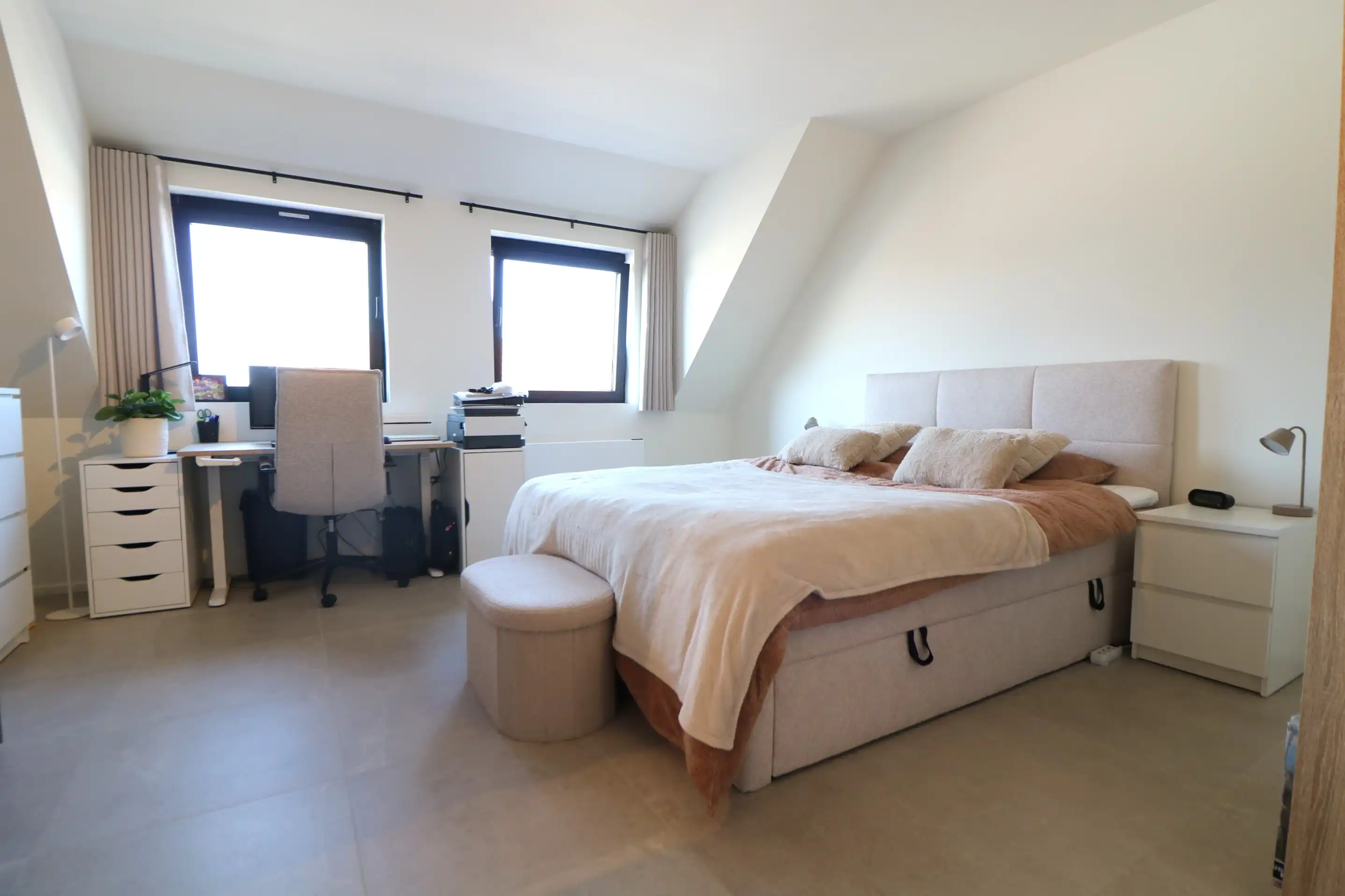 Nieuwbouw appartement met 2 zeer grote slaapkamers, terras én autostaanplaats. foto 6