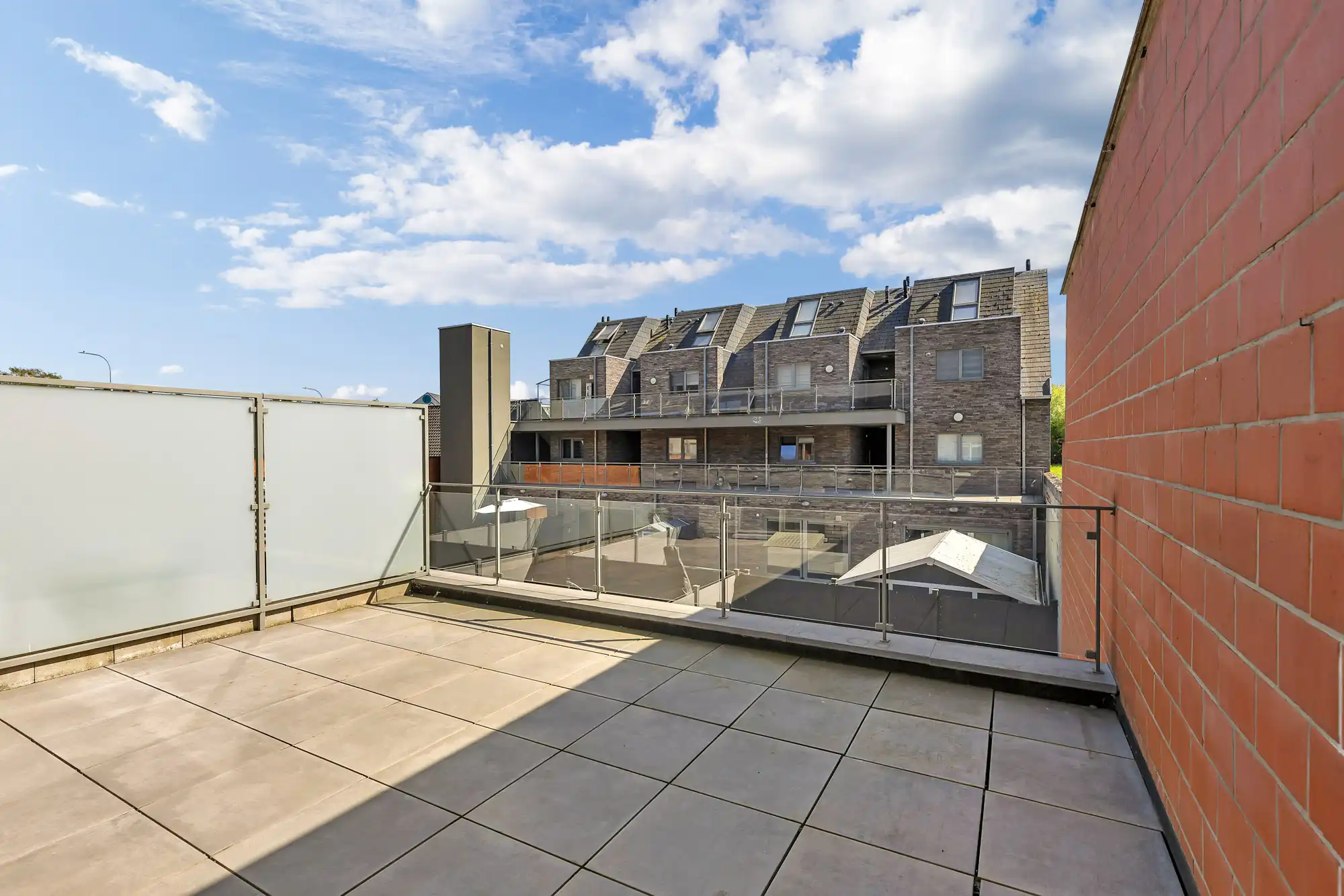 Energiezuinig appartement met groot terras foto 22