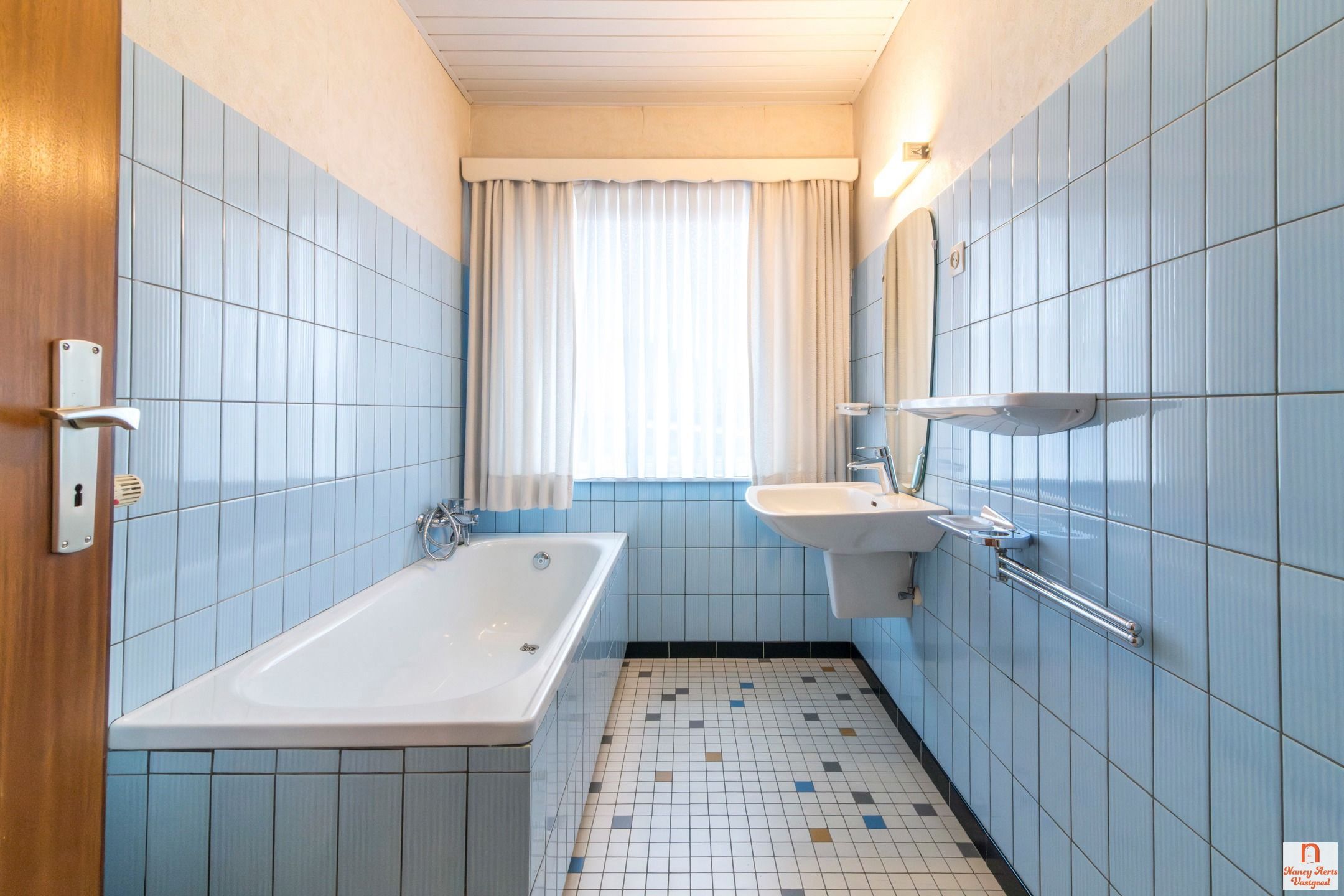 Split-level woning met grote tuin en vrij uitzicht foto 22