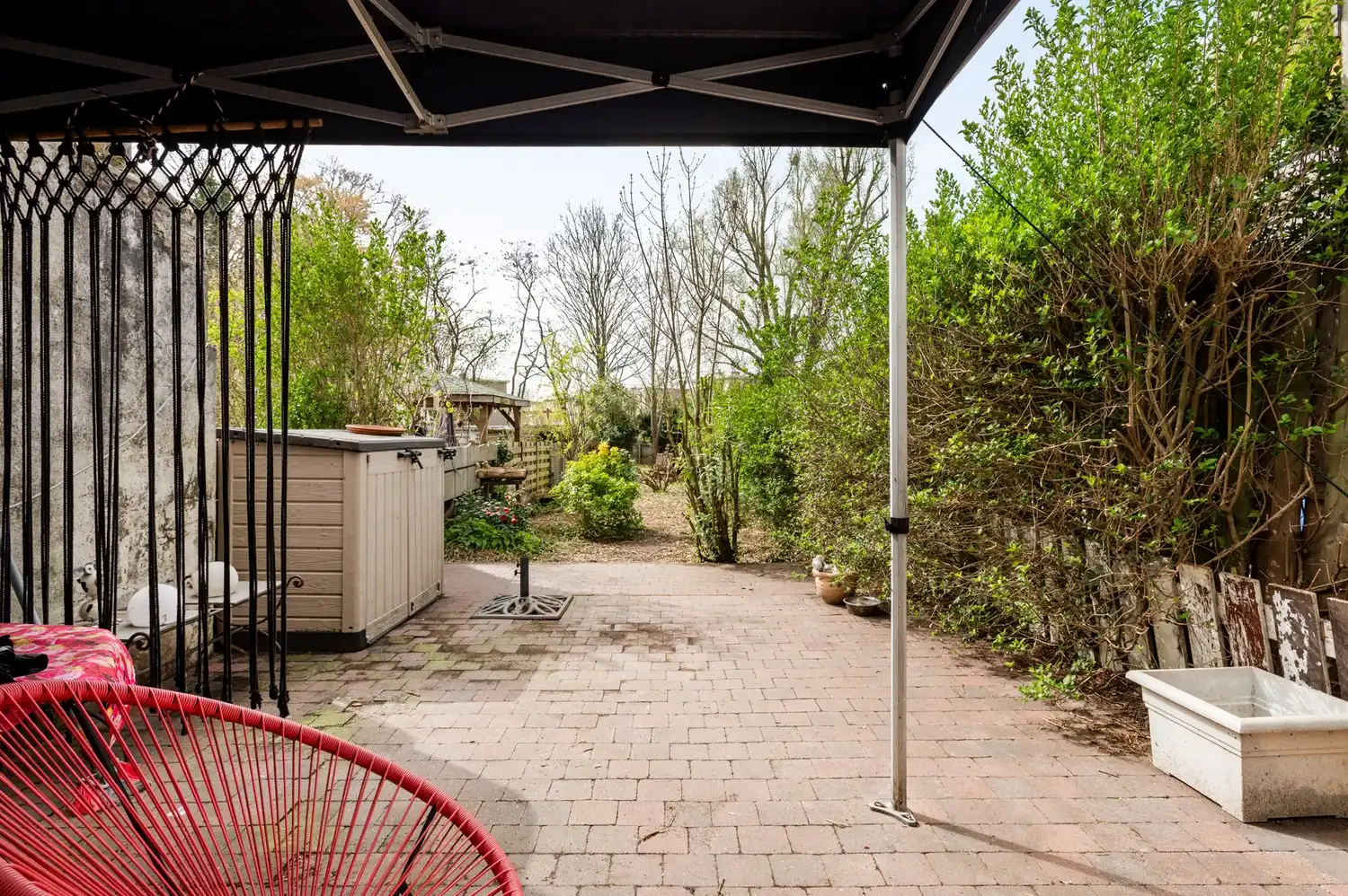 Gedeeltelijk te renoveren rijwoning met 3 slaapkamers, tuin en veel potentieel in Merksem! foto 10