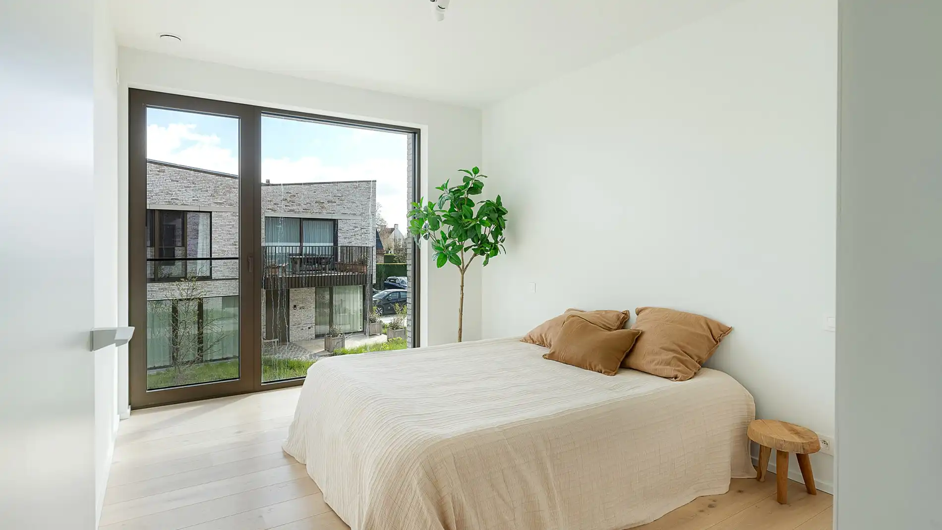 Exclusief verblijf met lift, terrassen en uitzonderlijke volumes in een groene-autovrije verkaveling te Knokke. foto 21