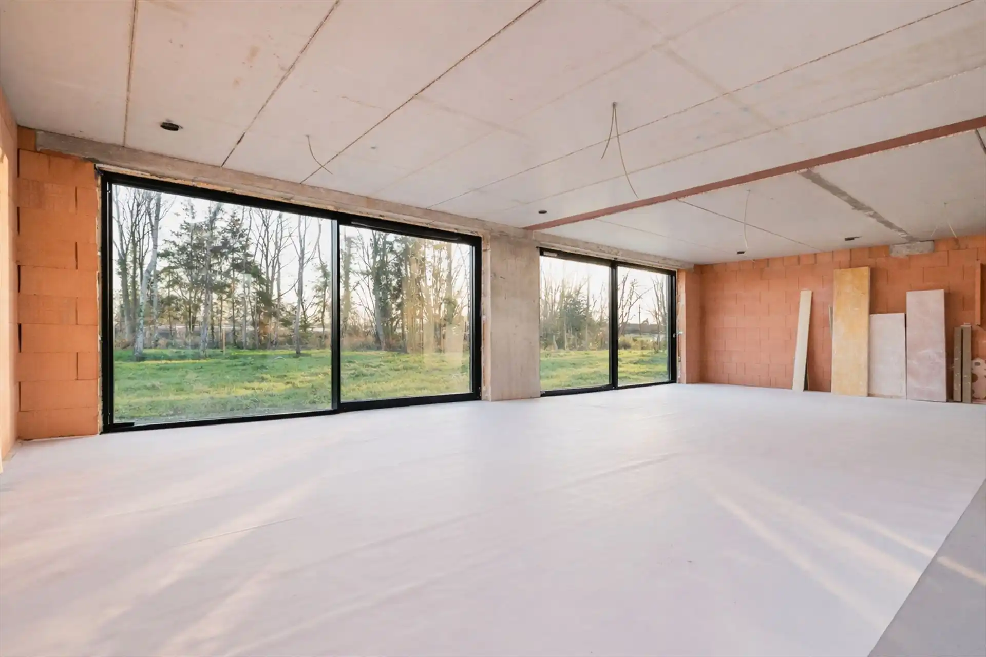 Unieke halfopen nieuwbouwwoning op perceel van 1857m² foto 3