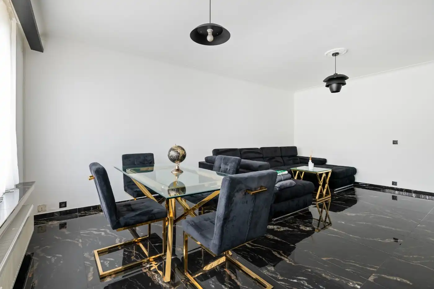 Tof, instapklaar app. op 3e verd. met 2 slpk., terrasje en garage foto 8