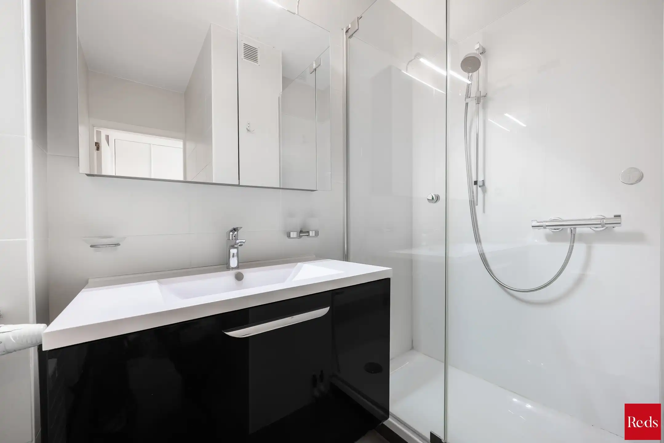 zeer verzorgd appartement met 2 slaapkamers, terras en garage foto 10