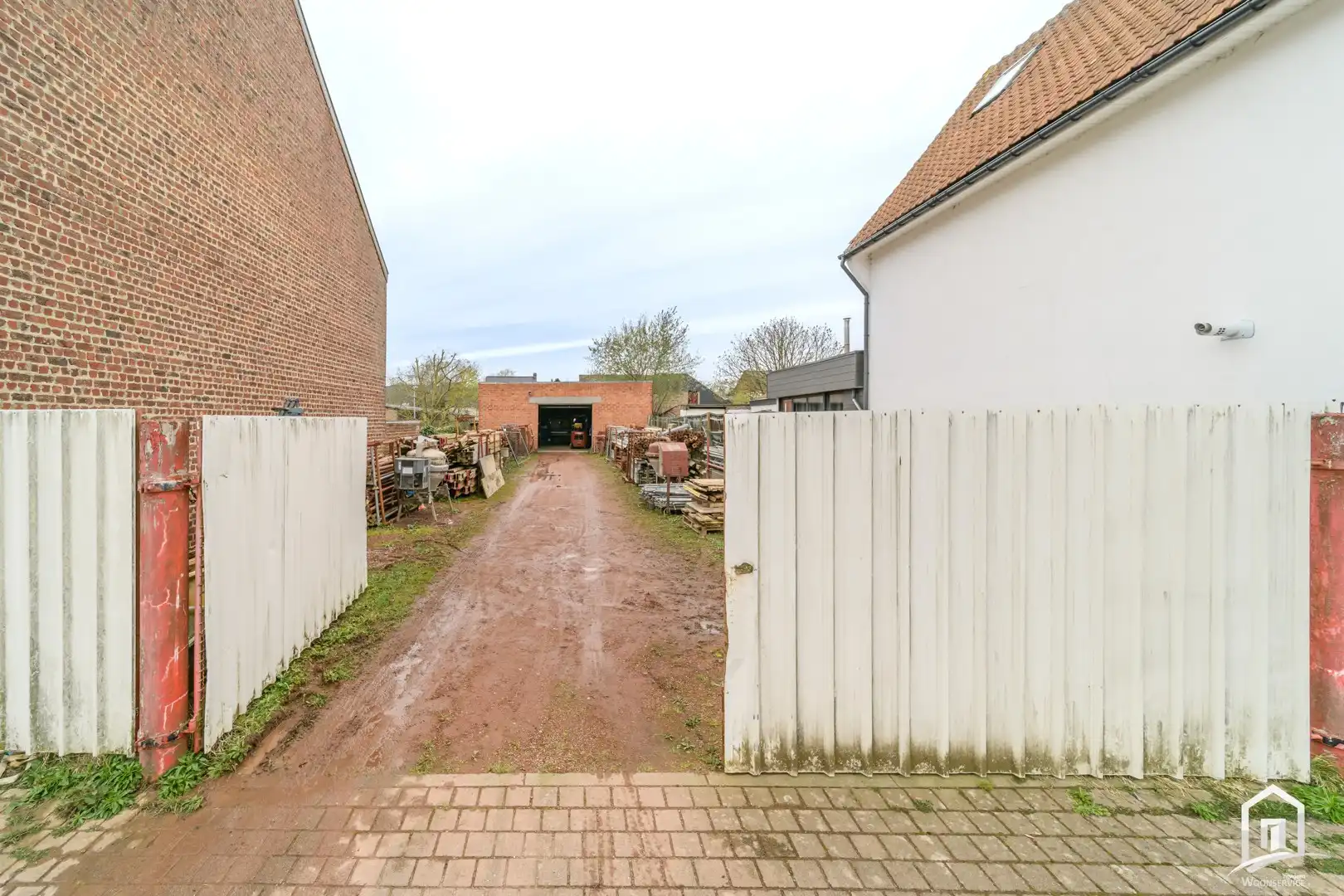 Veelzijdige bouwgrond met magazijn te Denderleeuw foto 2