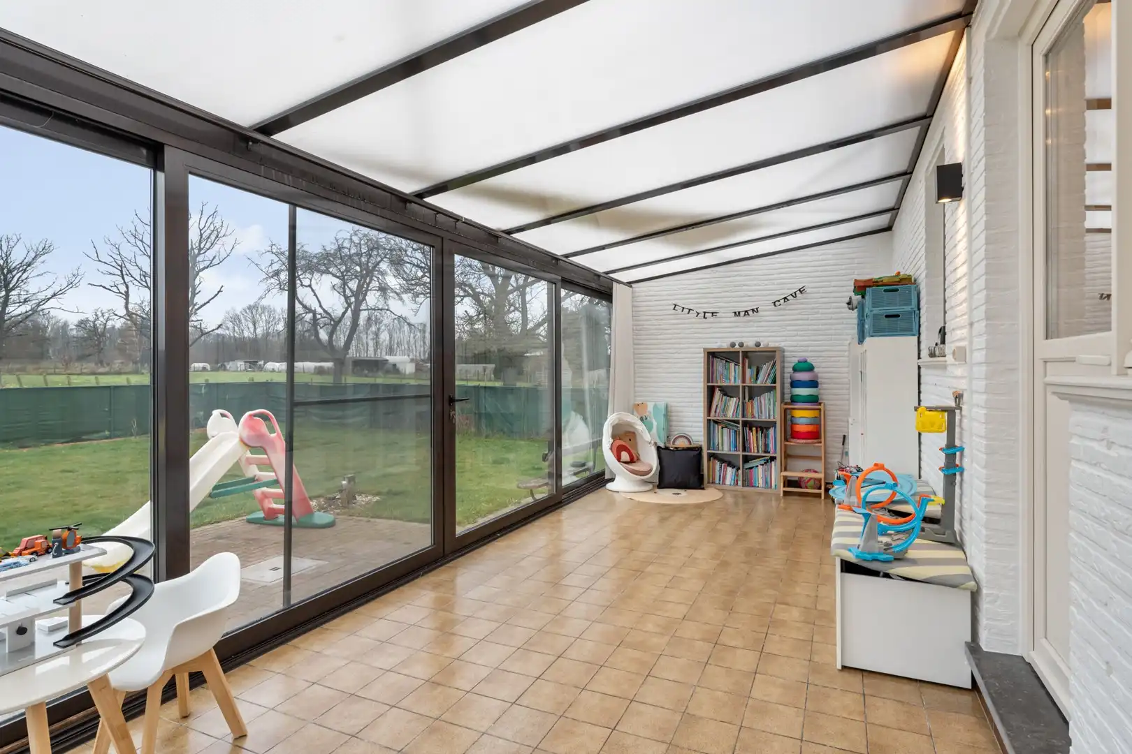 Instapklare woning met 3 slaapkamers, veranda en tuin met open zicht op de weides. foto 20